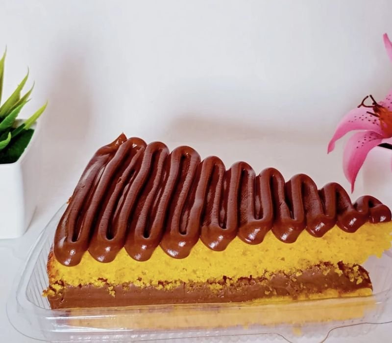 Fatia de bolo da Le Confeitaria
